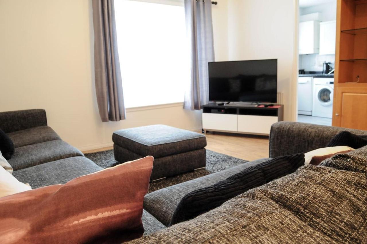 Peaceful And Quiet In A Bustling Appartement *